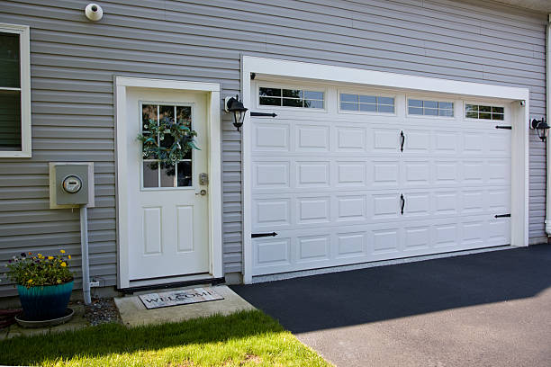 24/7 Emergency Garage Door Panel Replacement experts in Ashville, OH